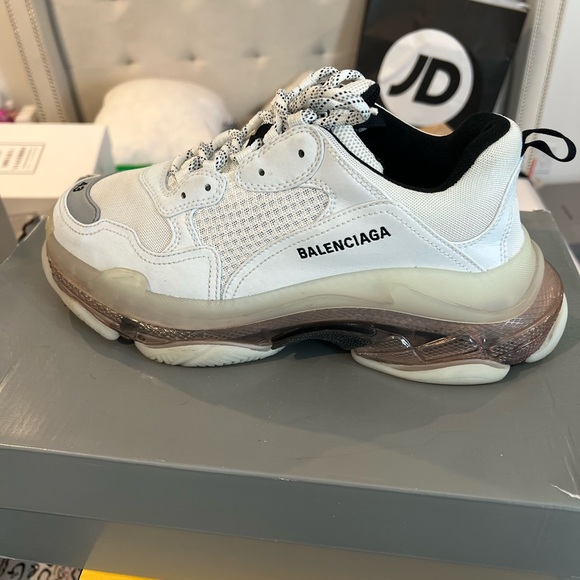 Balenciaga Men's Cream and Black Sneakers - Picture 5 of 5